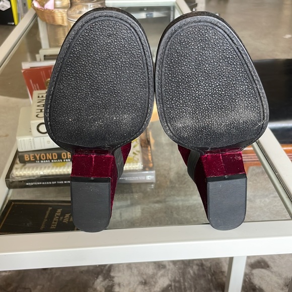 Woman’s booties - Picture 5 of 7